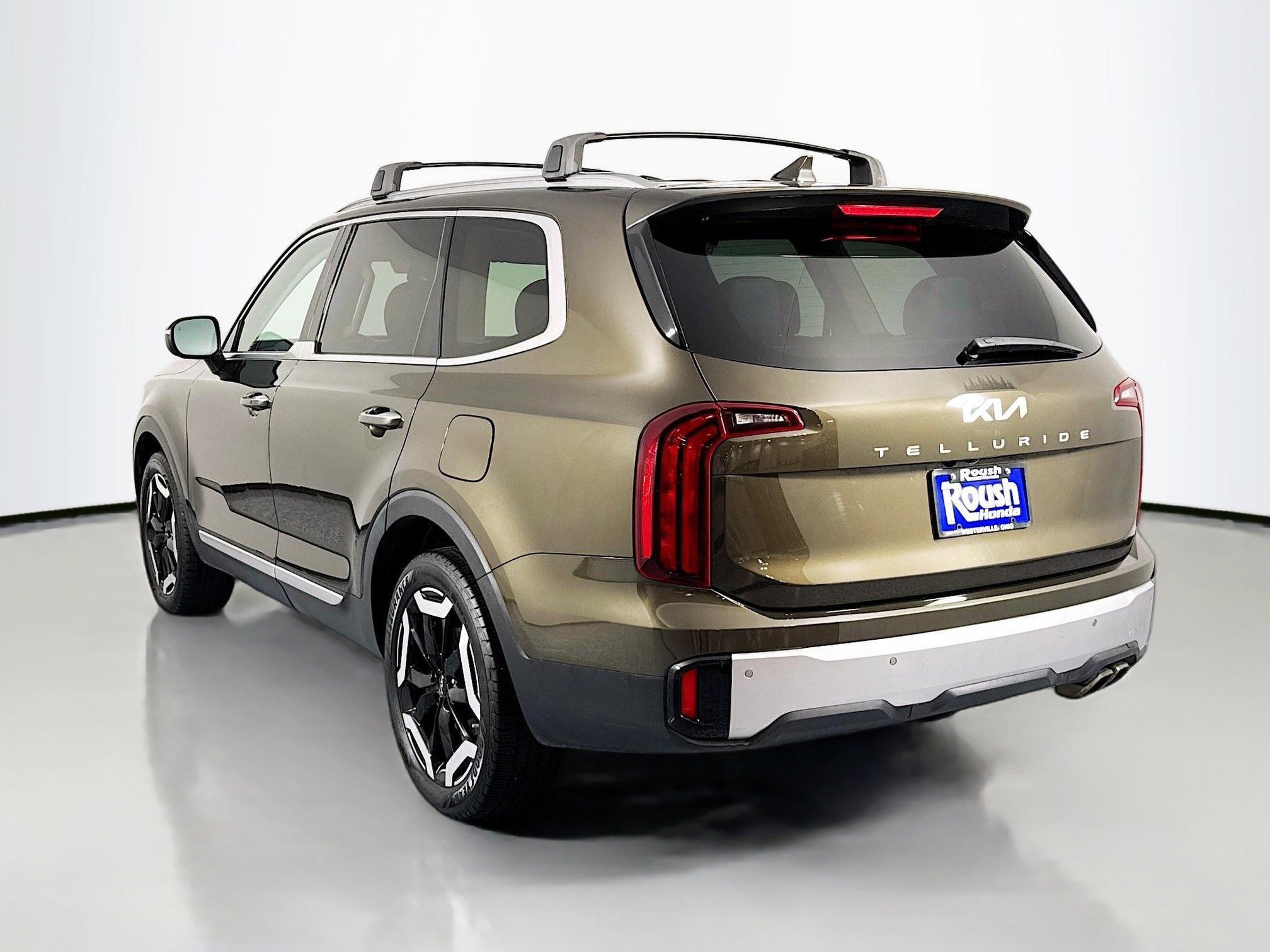 Used 2023 Kia Telluride S FWD image 7