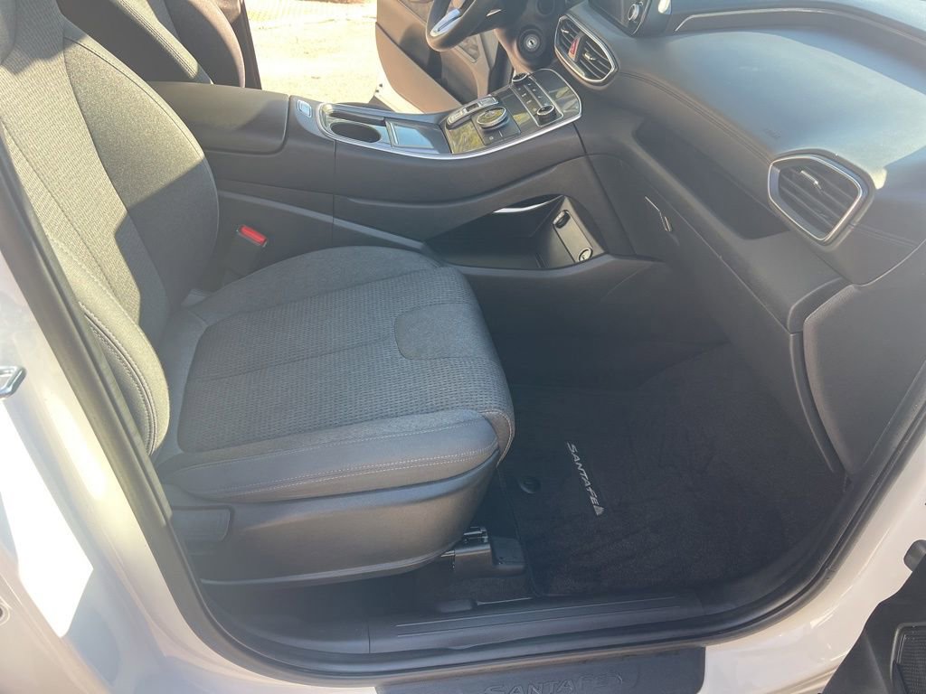 Used 2023 Hyundai Santa Fe SE image 45