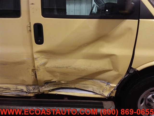 Used 2017 GMC Savana 2500 RWD image 16