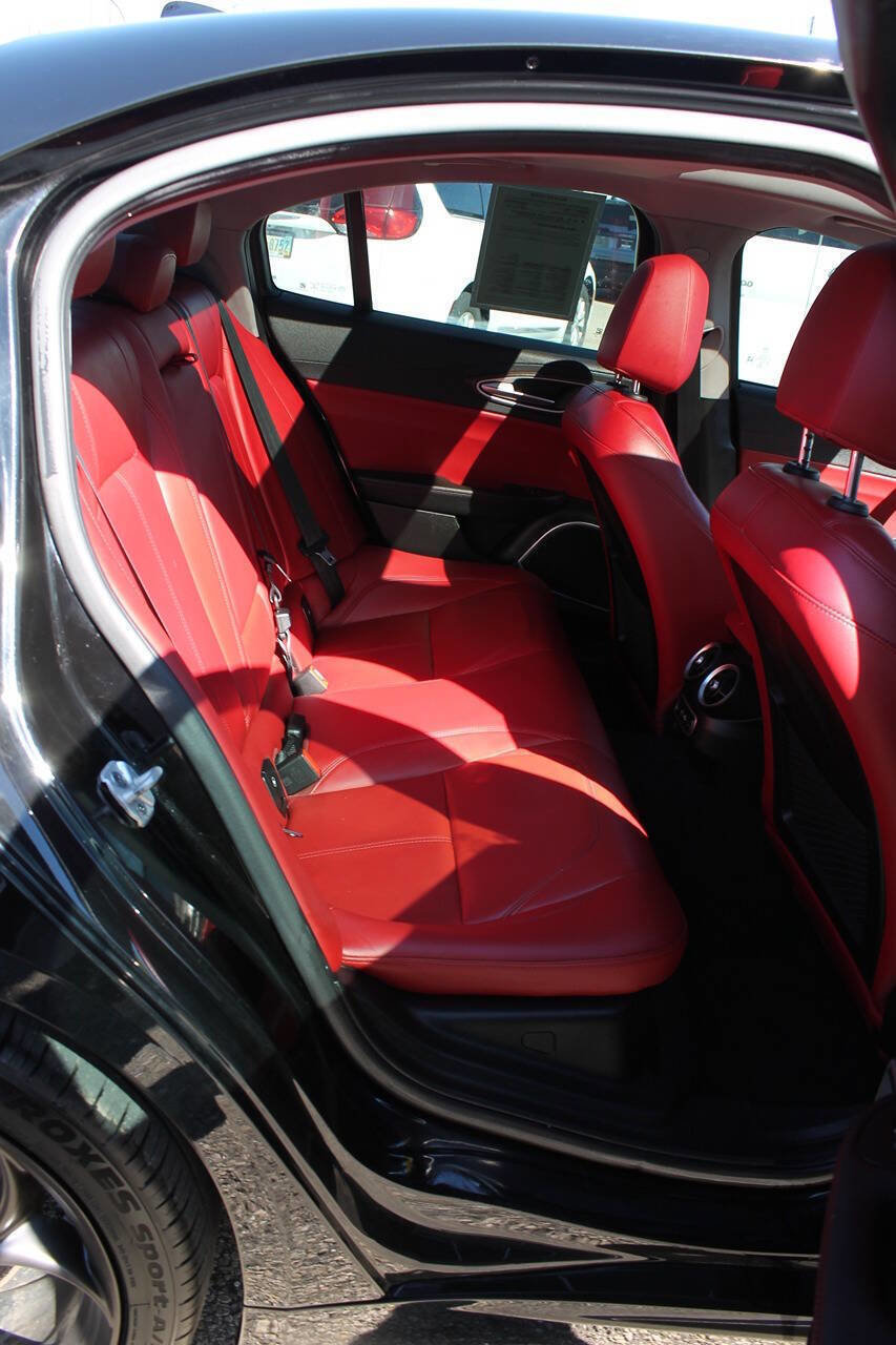 Used 2019 Alfa Romeo Giulia Ti w/ Nero Edizione image 21