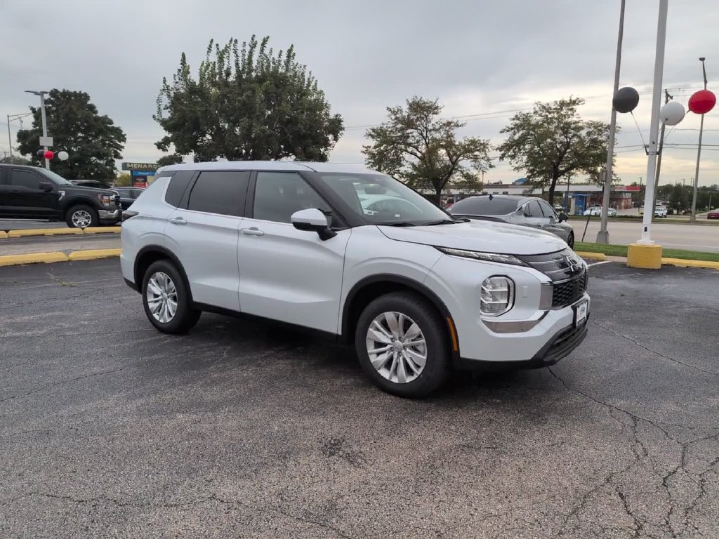 New 2026 Mitsubishi Outlander ES AWD/4WD image 4