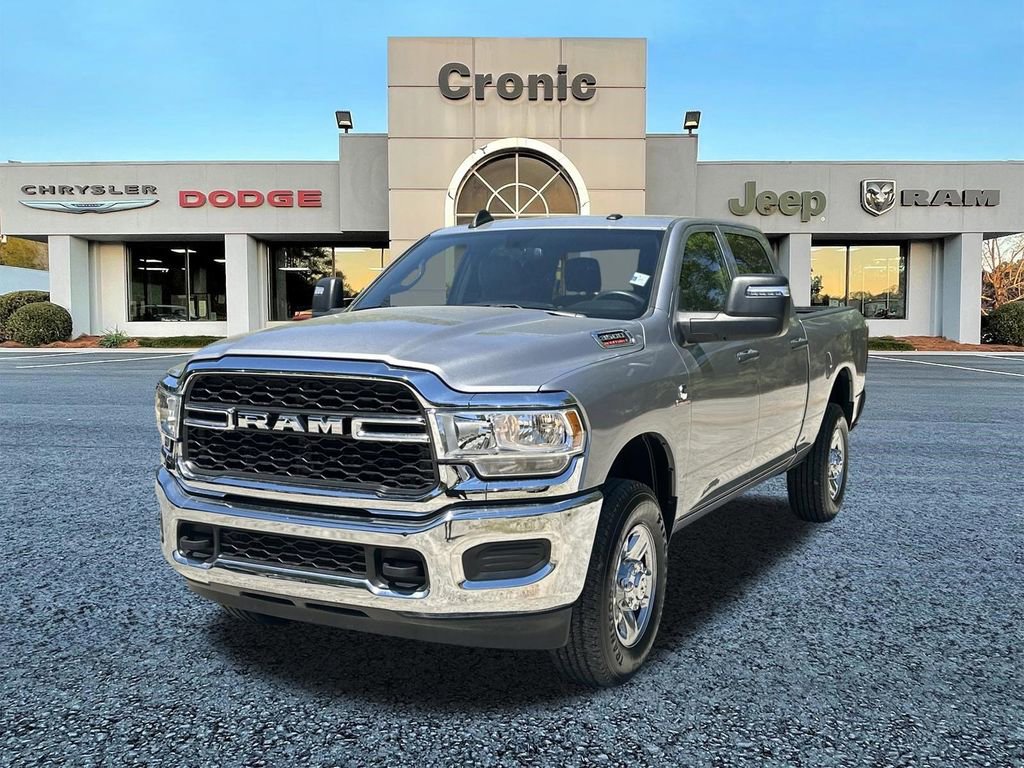 Used 2024 RAM 3500 Tradesman w/ Chrome Appearance Group AWD/4WD image 7