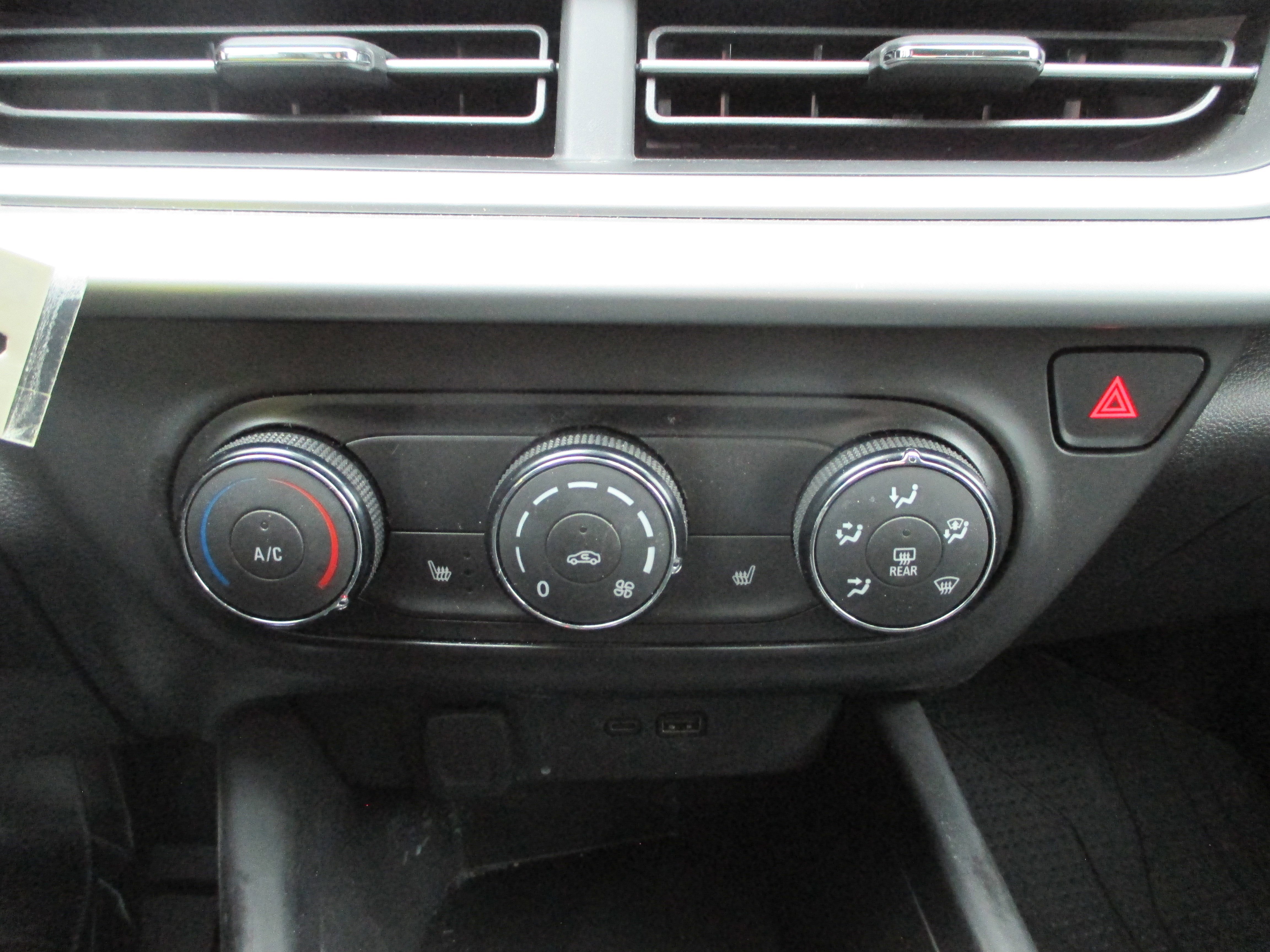 Used 2024 Chevrolet Trax LS w/ LS Convenience Package image 16