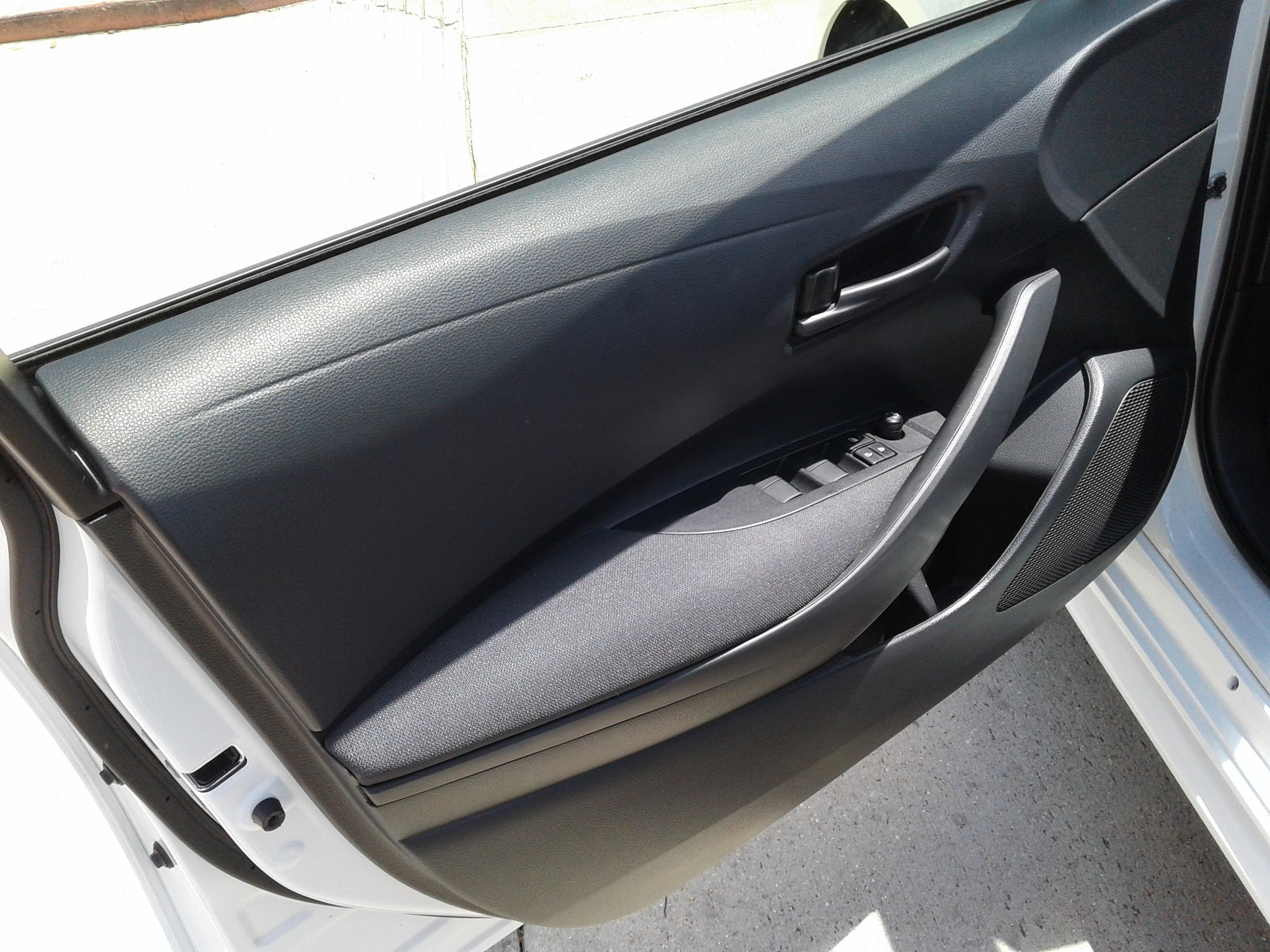 Used 2025 Toyota Corolla LE image 15