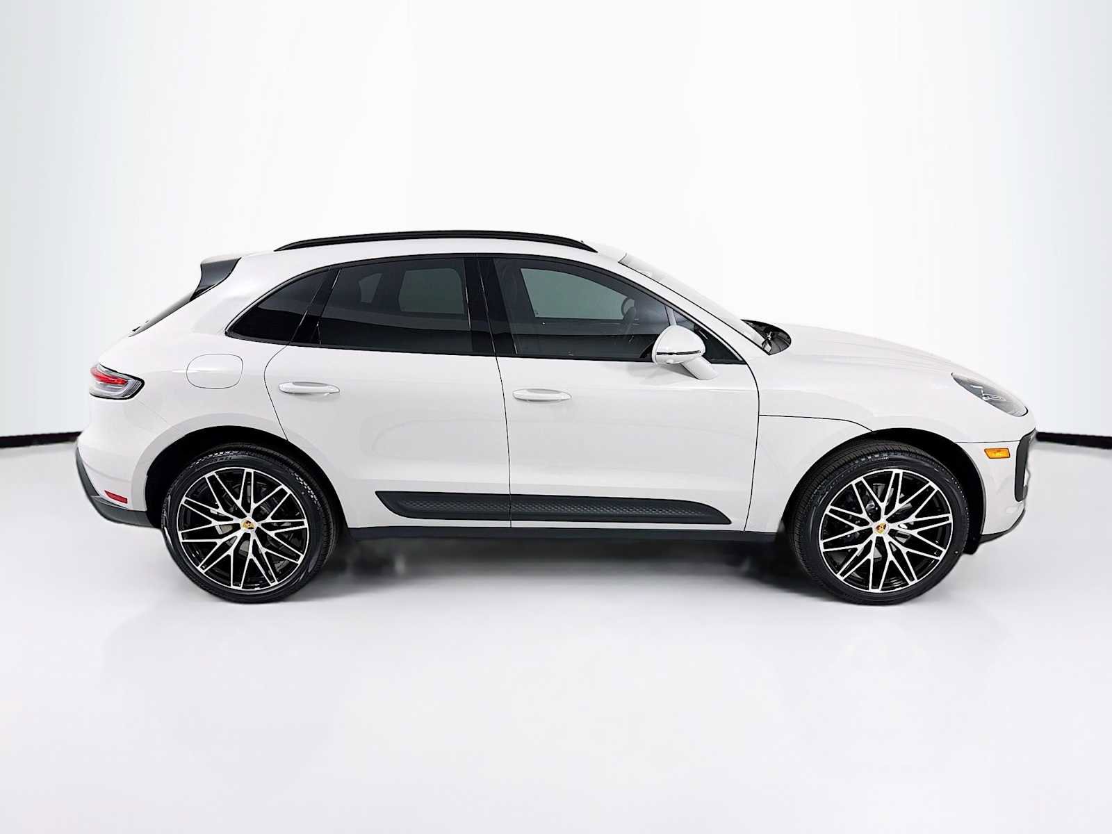 New 2026 Porsche Macan image 8
