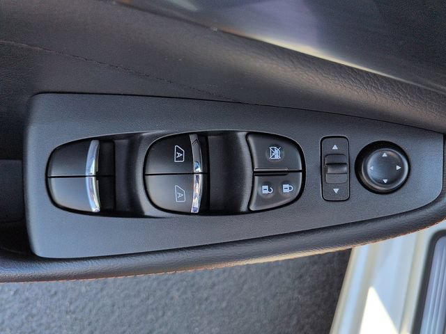 Used 2023 Nissan Maxima SR w/ Sport Mat Group FWD image 16