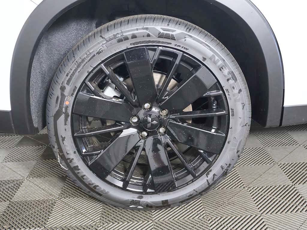 New 2026 Mitsubishi Outlander LE AWD/4WD image 20