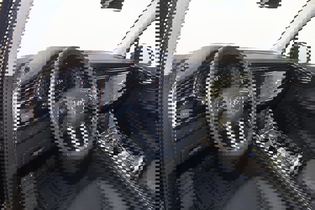 Used 2022 Audi Q7 Premium Plus w/ Premium Plus Package image 25