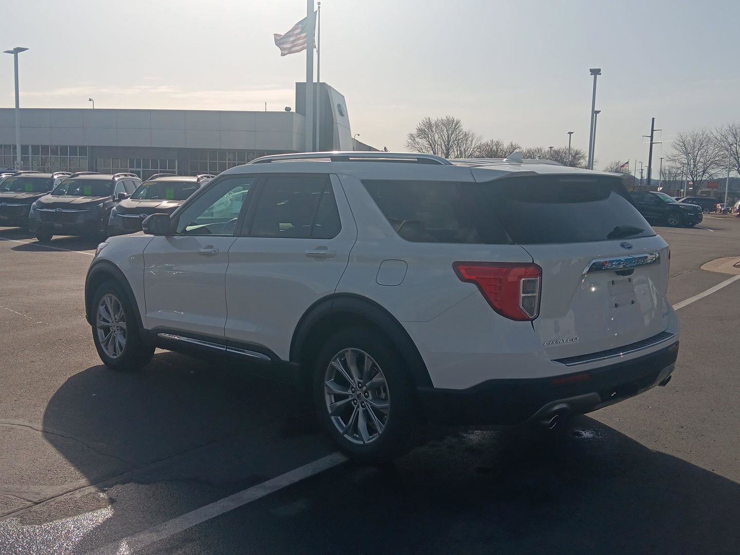 Used 2023 Ford Explorer Limited w/ Limited Technology Package image 6