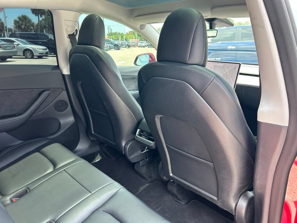 Used 2022 Tesla Model Y Long Range AWD/4WD image 38