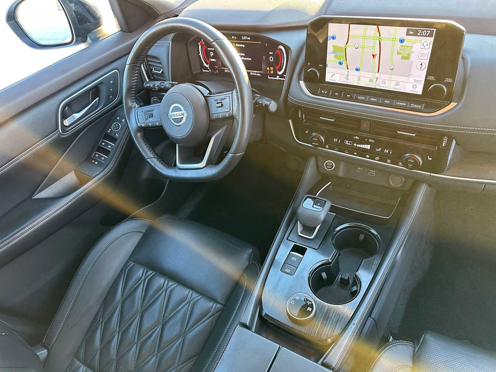 Used 2021 Nissan Rogue Platinum image 11