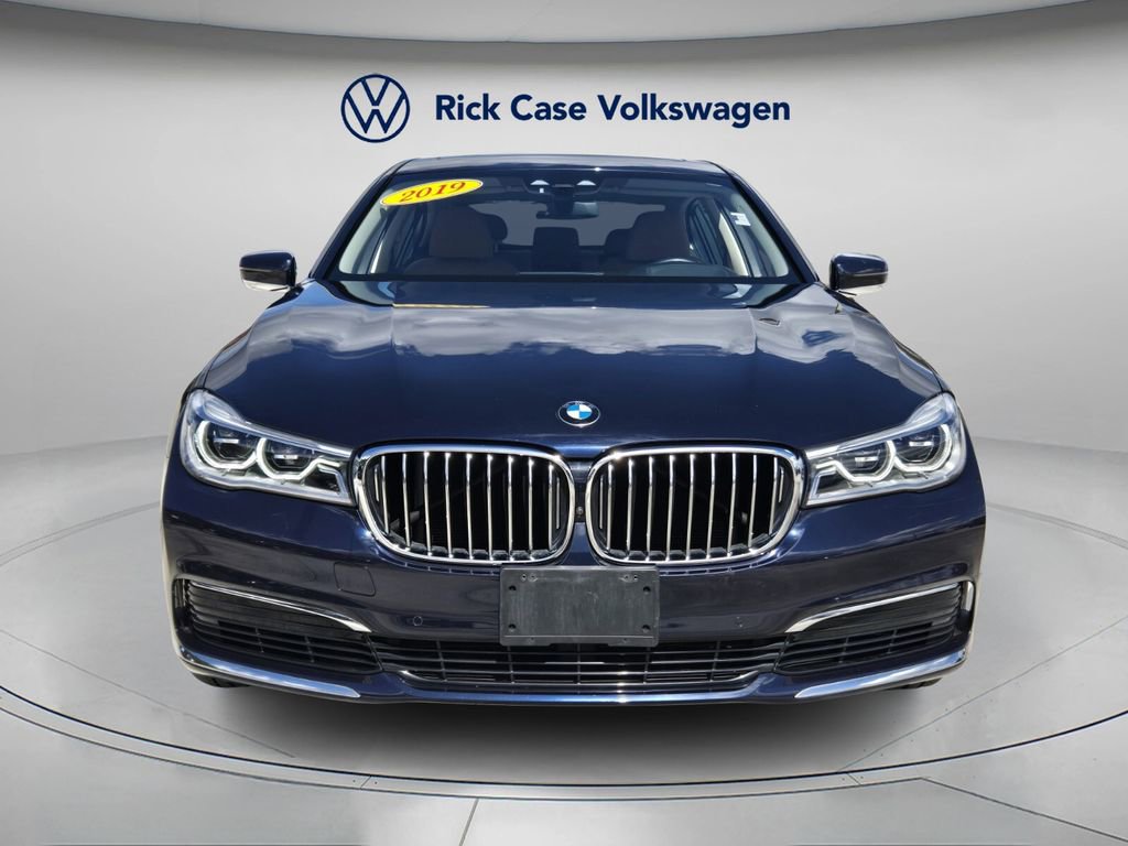 Used 2019 BMW 750i xDrive w/ Executive Package image 4
