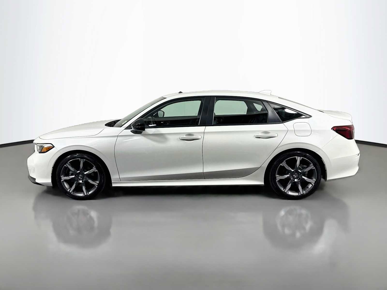 Certified 2025 Honda Civic Sport Touring image 4