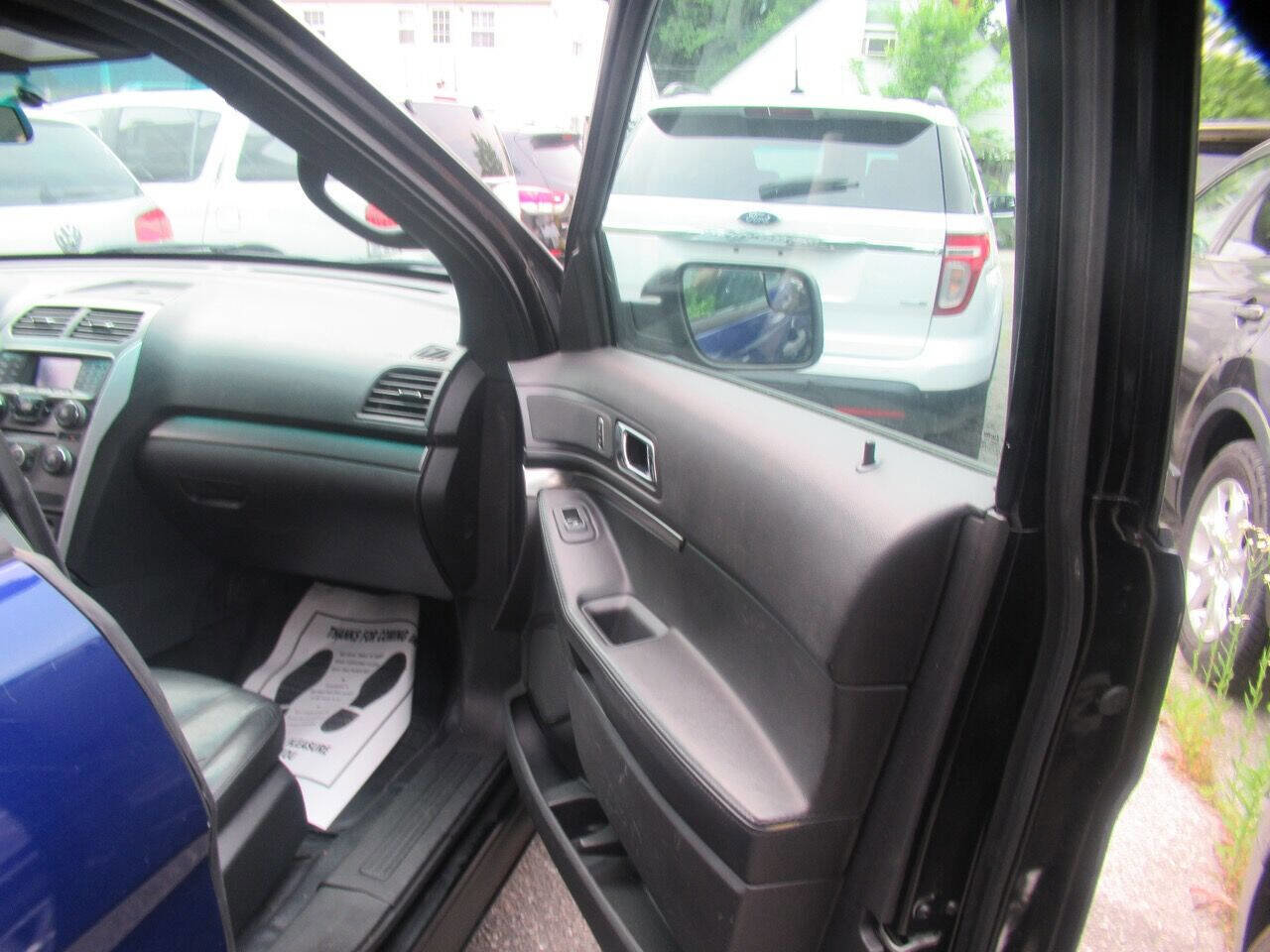 Used 2013 Ford Explorer Police Interceptor Utility AWD w/ Two-Tone Vinyl Pkg 1 image 29