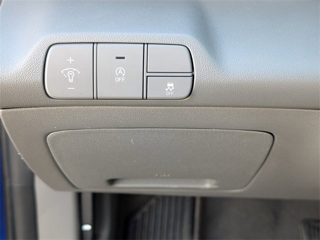 Used 2025 Hyundai Elantra SE image 30