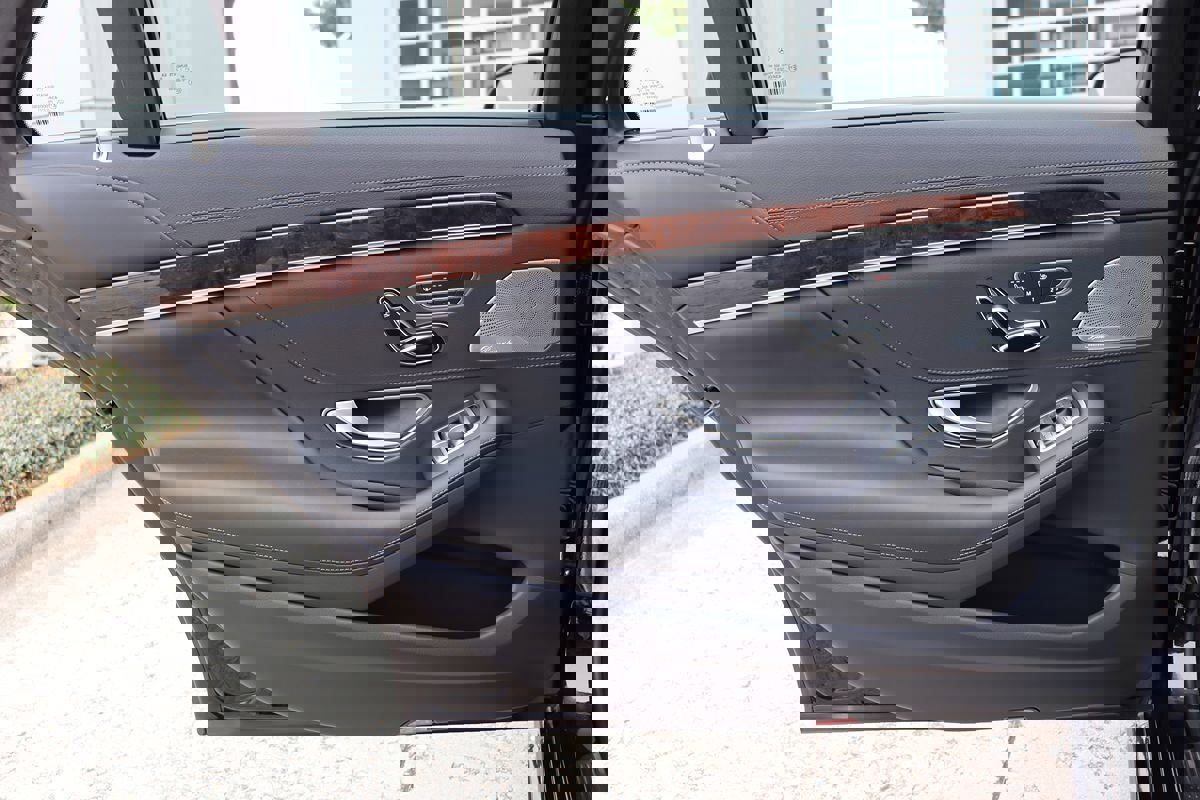 Used 2019 Mercedes-Benz S 560 Sedan image 56