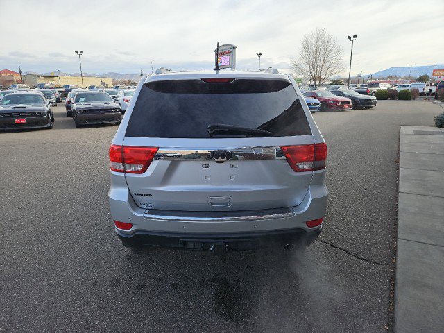 Used 2012 Jeep Grand Cherokee Limited w/ Luxury Group II image 4