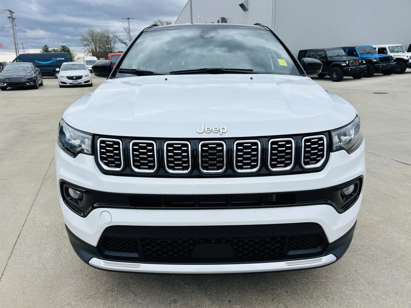 Used 2024 Jeep Compass Limited AWD/4WD image 31