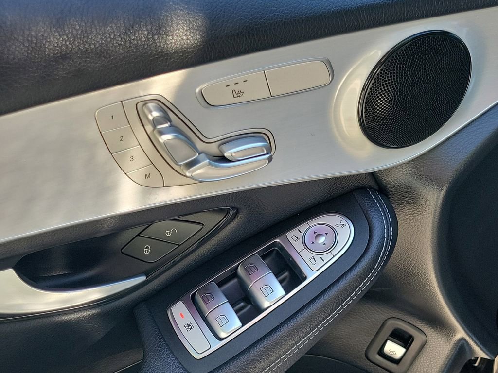 Used 2022 Mercedes-Benz GLC 300 image 23