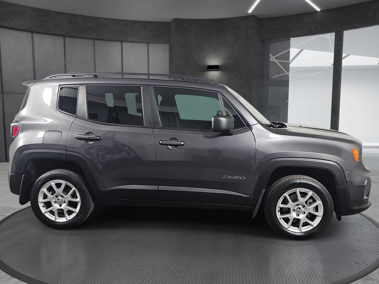 Used 2020 Jeep Renegade Sport w/ Sport Appearance Group AWD/4WD image 4
