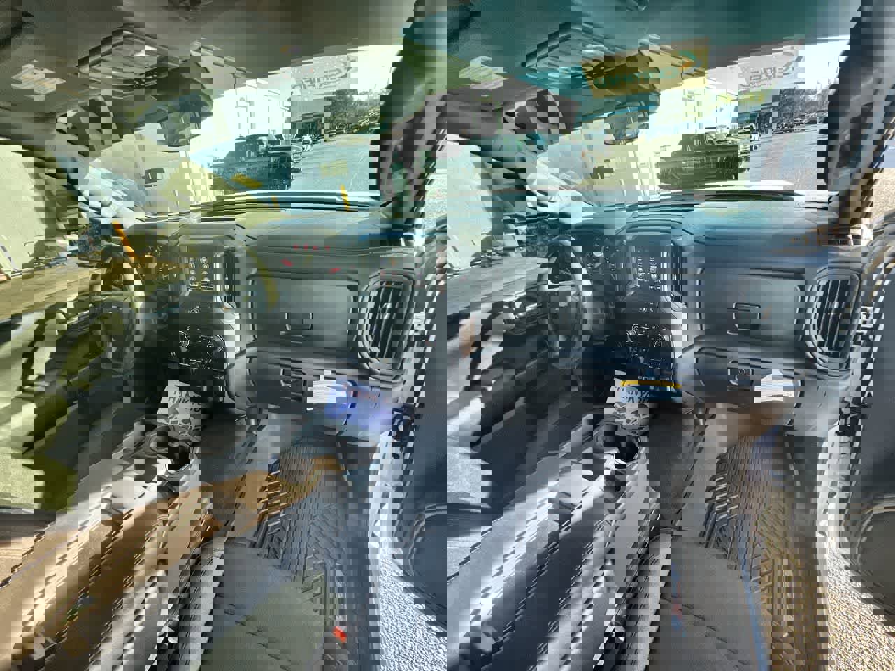 Used 2025 Chevrolet Silverado 1500 Custom image 27