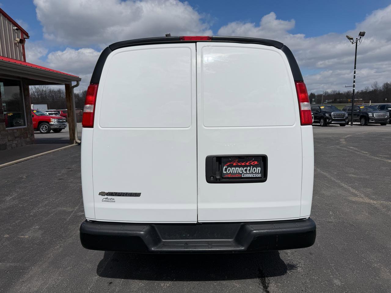 Used 2021 Chevrolet Express 2500 w/ Communications Package image 5