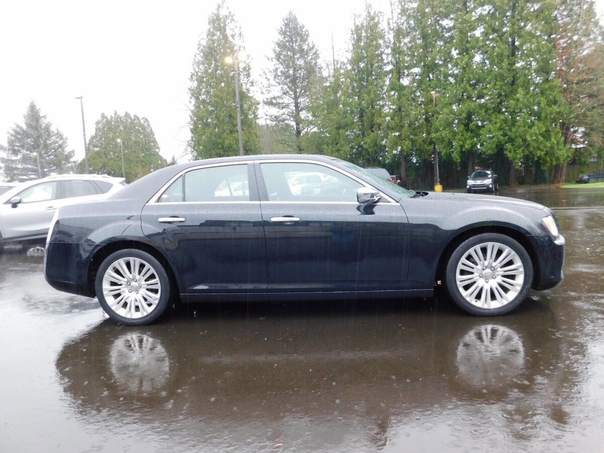 Used 2013 Chrysler 300 C w/ Light Group RWD image 22