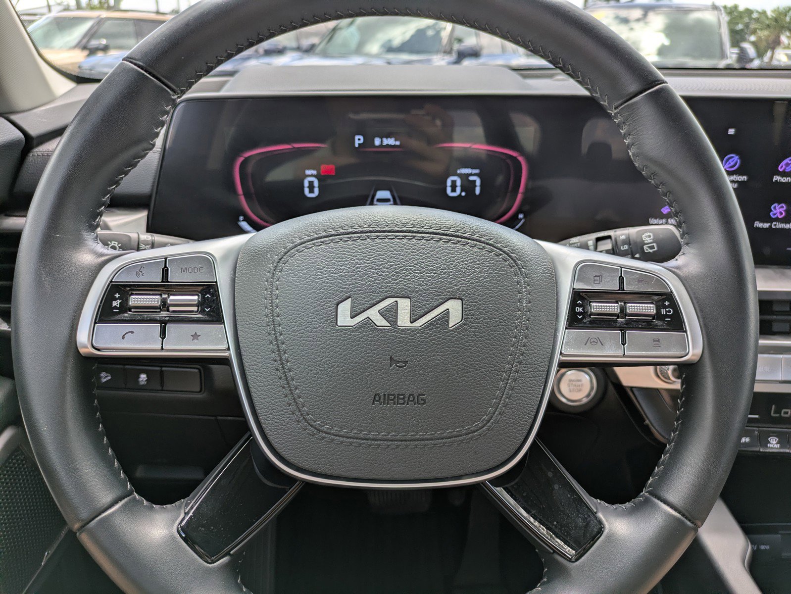 Certified 2025 Kia Telluride LX image 20