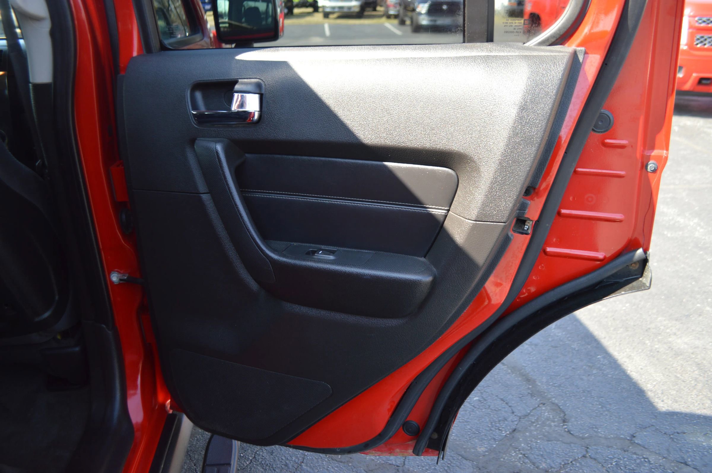 Used 2010 HUMMER H3 image 27