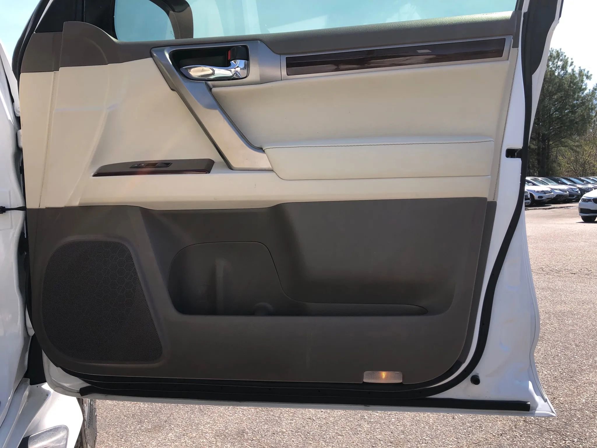 Used 2016 Lexus GX 460 Luxury w/ Preferred Accessory Package image 13