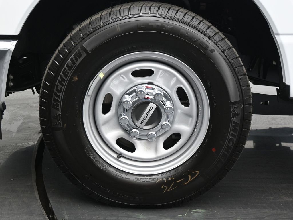 New 2026 Ford F350 XL w/ XL Chrome Package RWD image 23