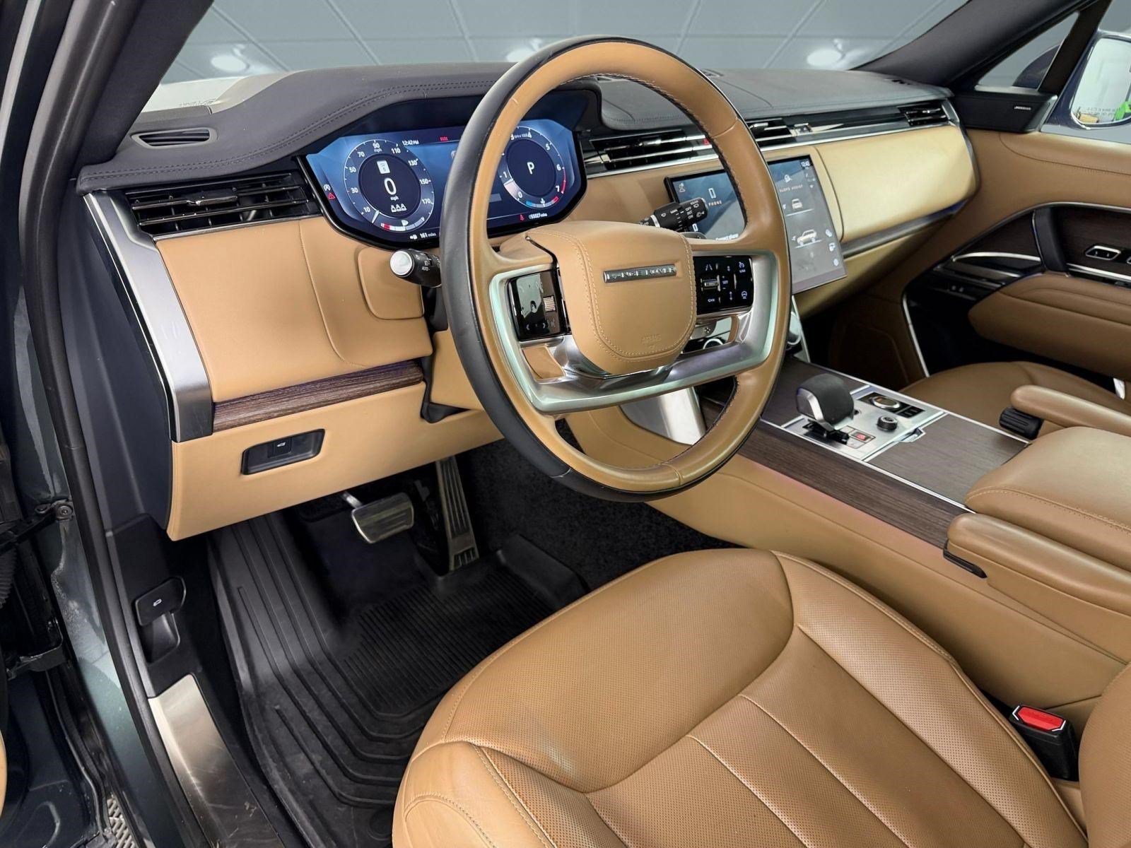 Used 2023 Land Rover Range Rover SE AWD/4WD image 4