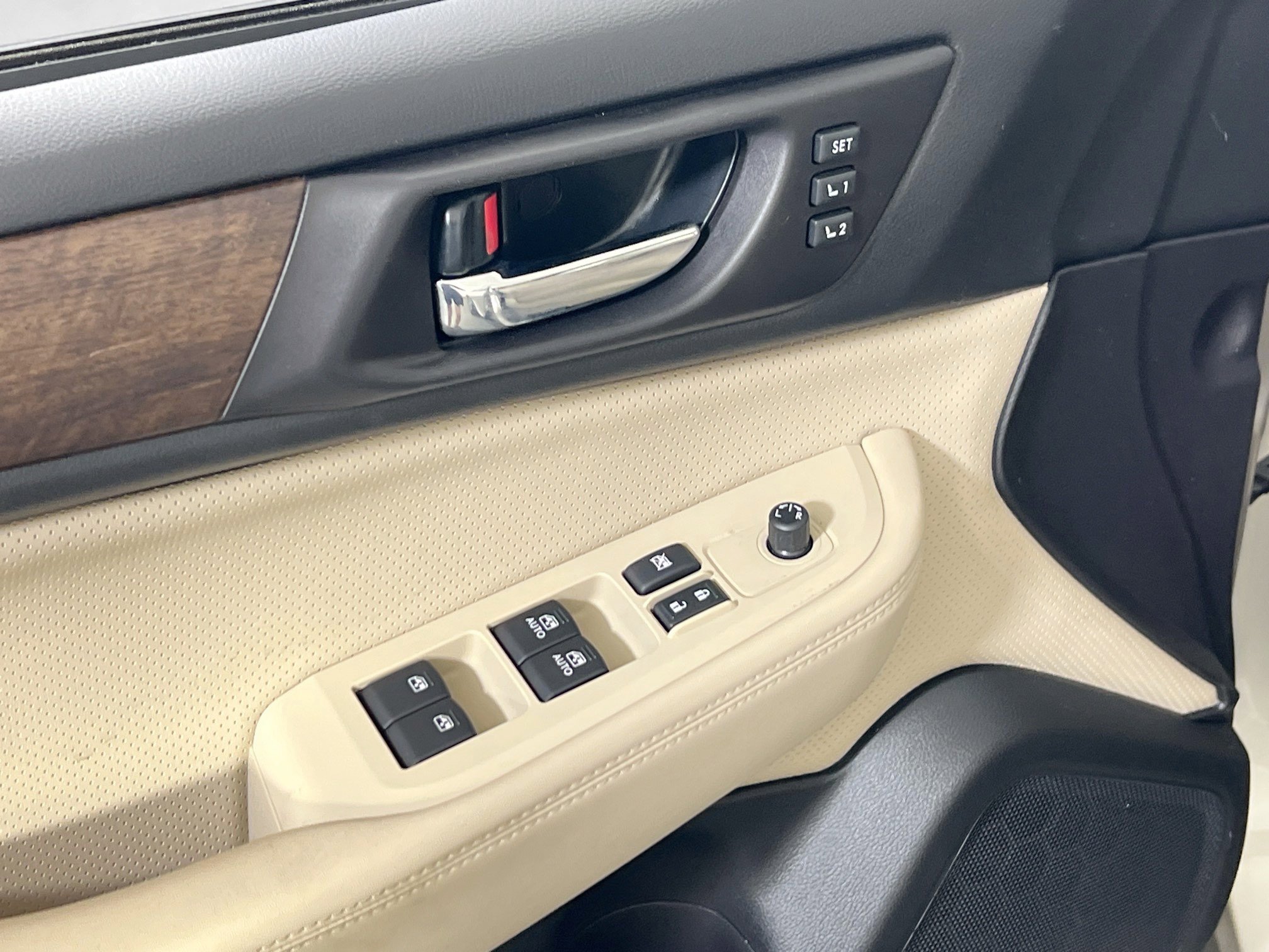 Used 2017 Subaru Outback 2.5i Limited image 17