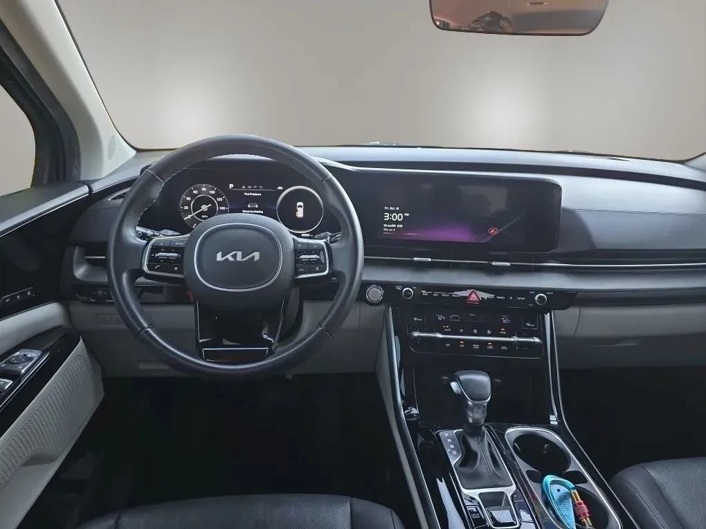 Used 2023 Kia Carnival SX FWD image 12