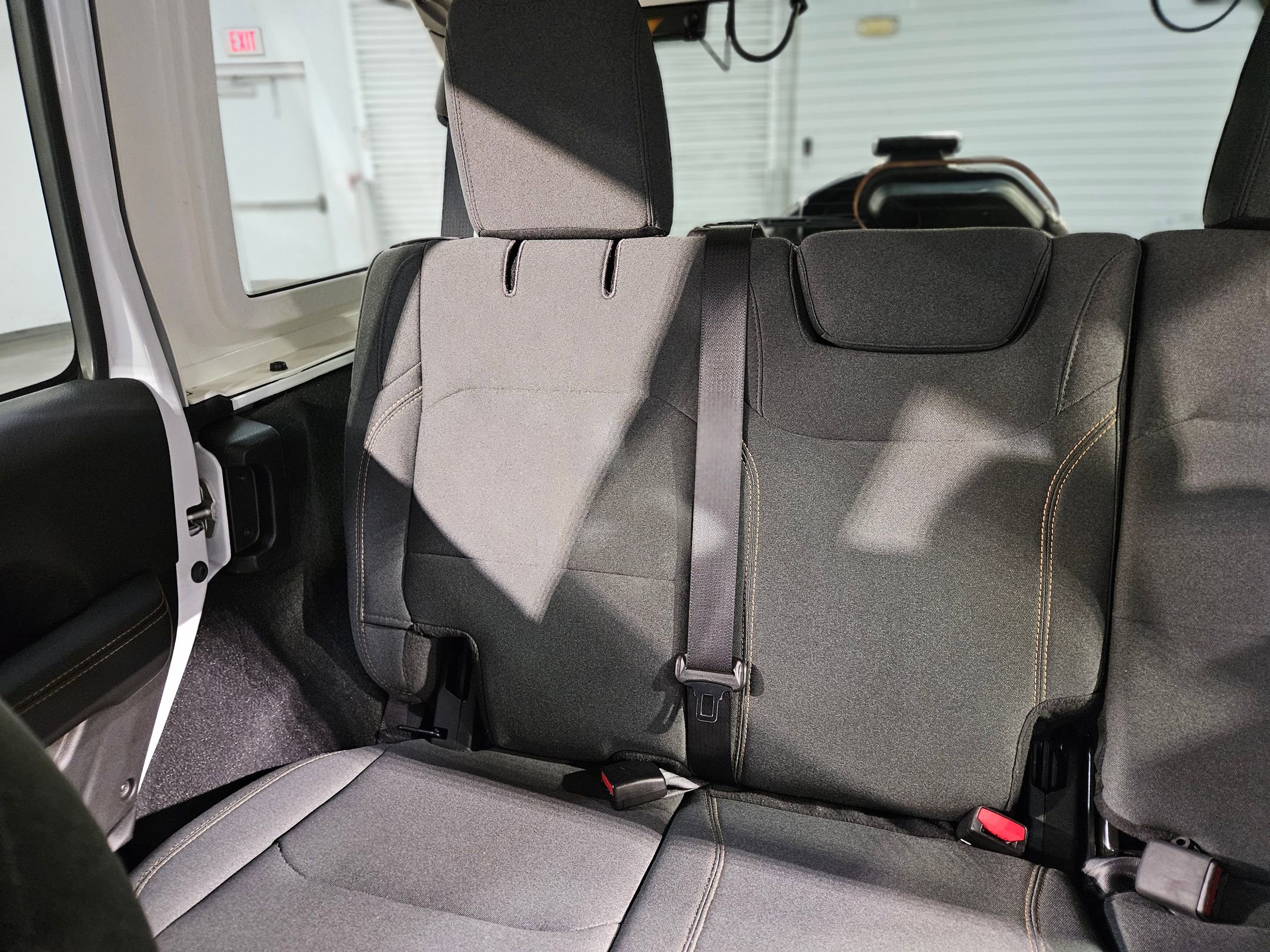 Used 2024 Jeep Wrangler Sahara image 12