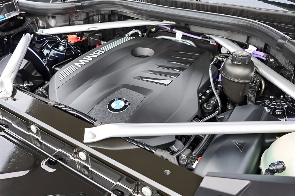 Used 2026 BMW X5 xDrive40i w/ M Sport Package image 23