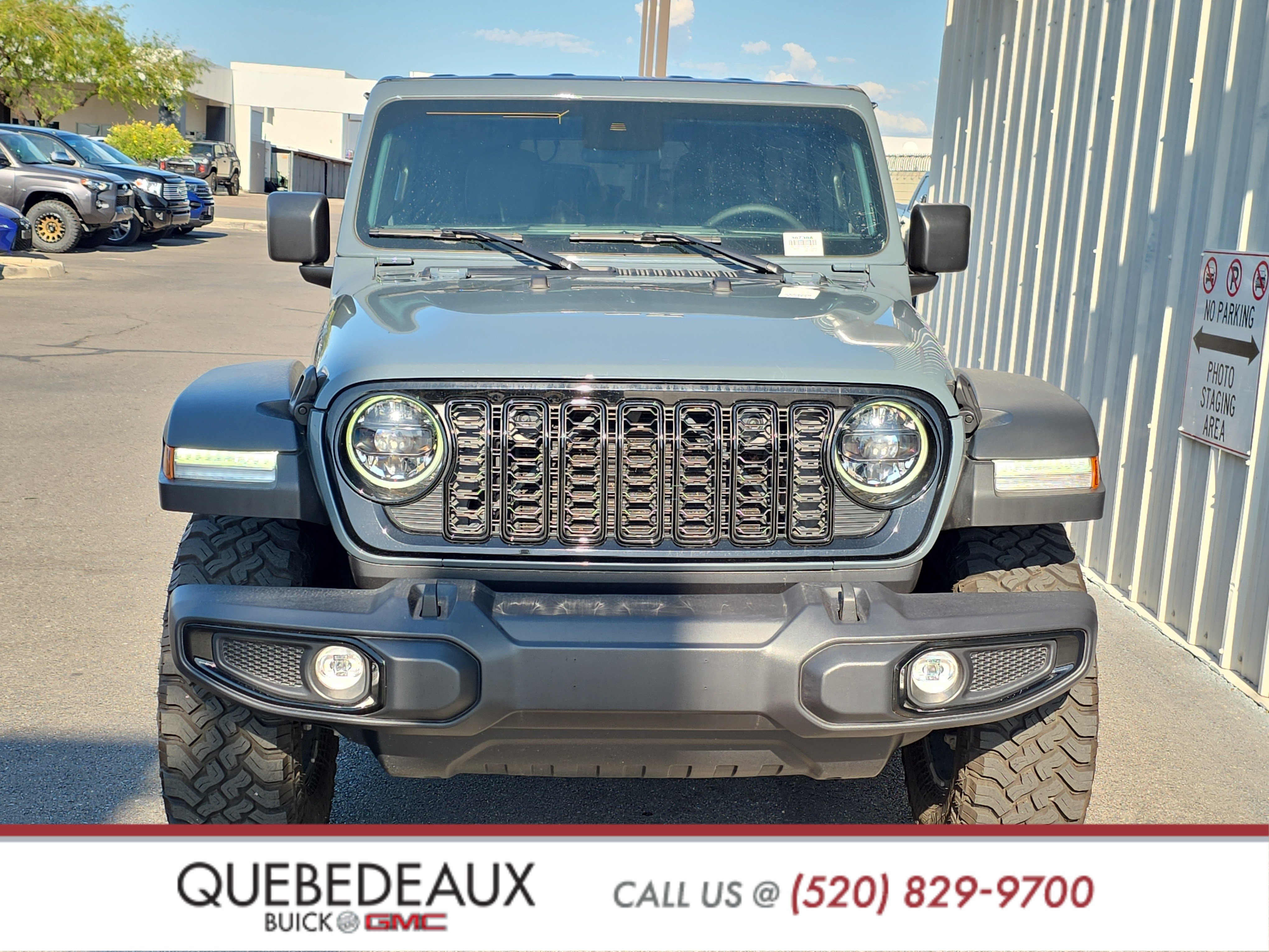 Used 2025 Jeep Wrangler Unlimited Sport AWD/4WD image 2