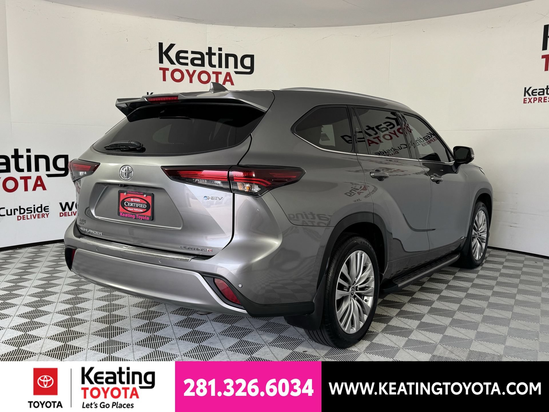 Certified 2025 Toyota Highlander Platinum AWD/4WD image 6