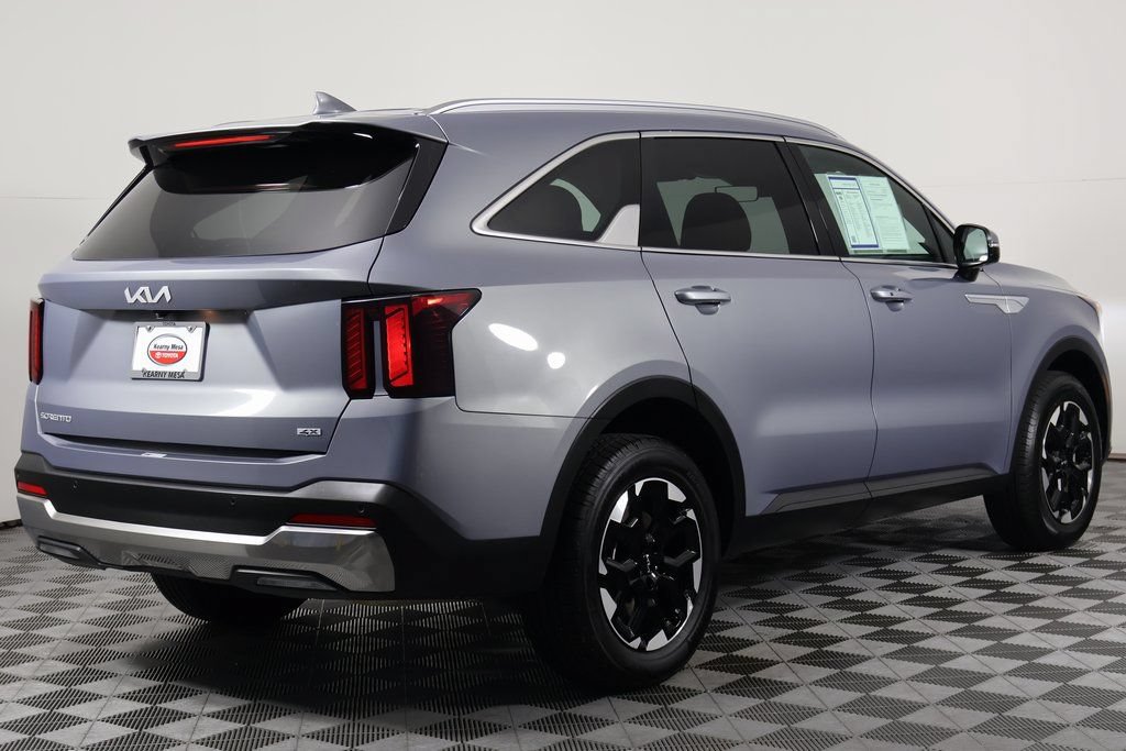 Used 2024 Kia Sorento S AWD/4WD image 4