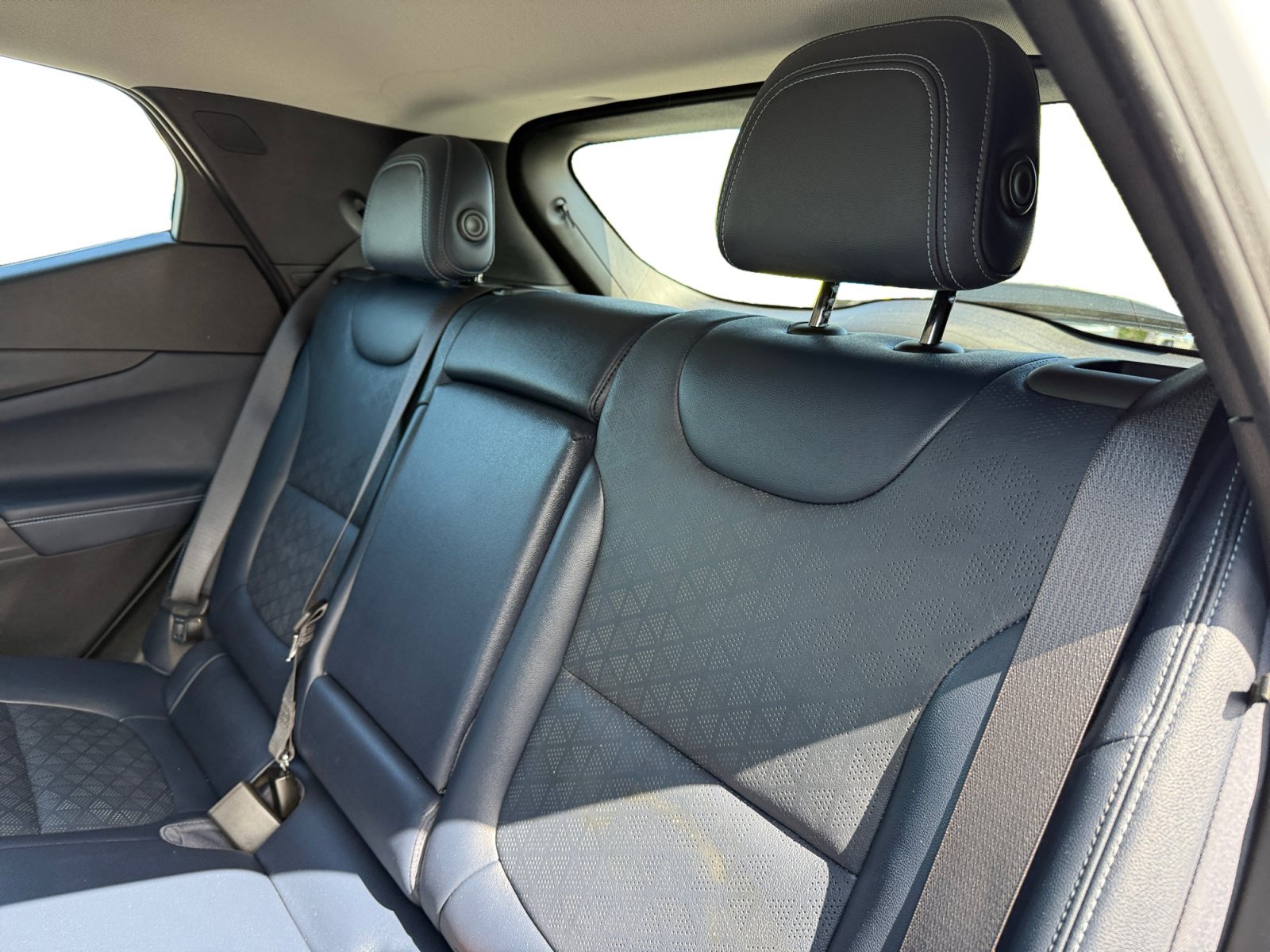 Used 2023 Chevrolet Bolt EUV Premier FWD image 16