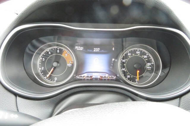 Used 2019 Jeep Cherokee Limited image 20