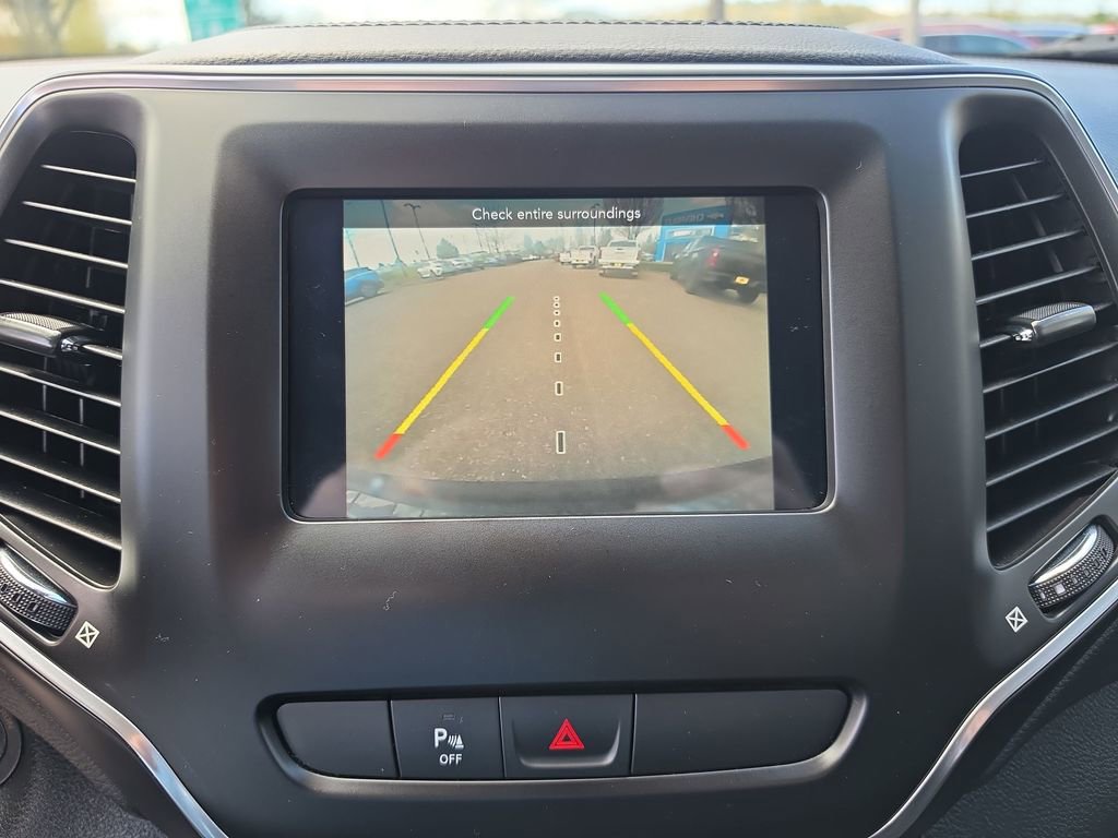 Used 2020 Jeep Cherokee Latitude Plus w/ Cold Weather Group image 15