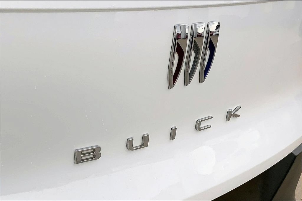 Used 2024 Buick Envista Preferred w/ Advanced Safety Package FWD image 8