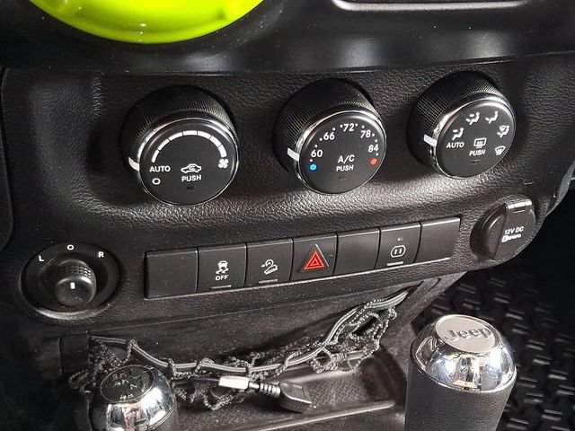 Used 2012 Jeep Wrangler Sahara w/ Connectivity Group AWD/4WD image 15