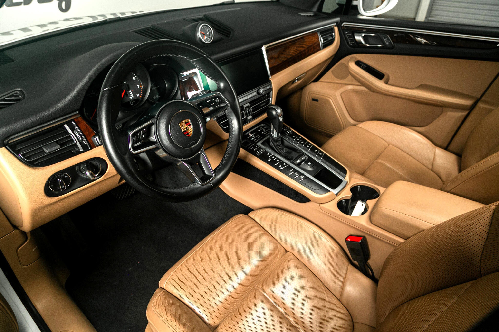 Used 2019 Porsche Macan w/ Premium Package Plus image 6