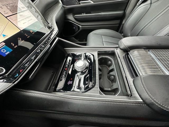 Used 2024 Jeep Wagoneer Series III w/ Premium Group I image 30