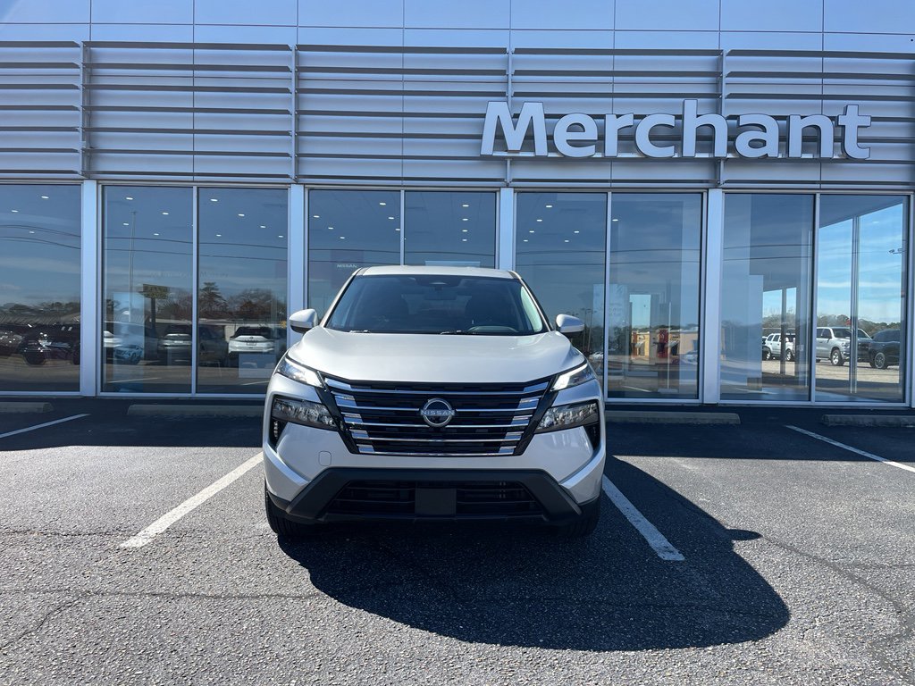 Certified 2025 Nissan Rogue SV image 3