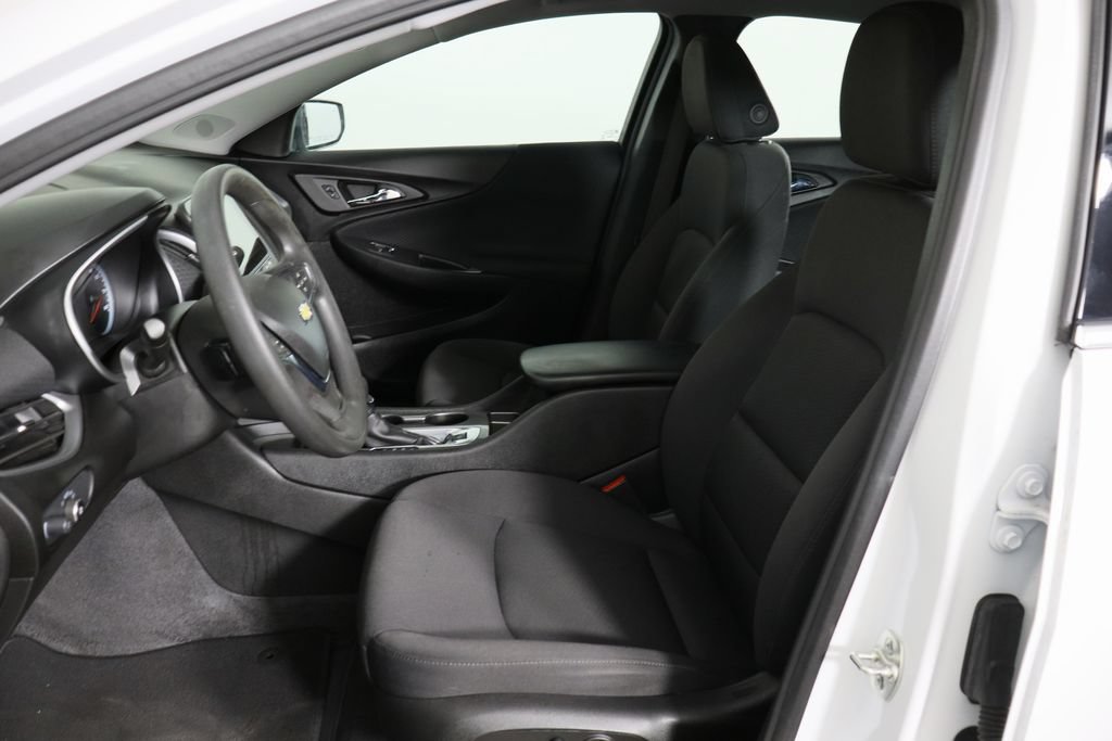 Used 2024 Chevrolet Malibu LS w/ Driver Confidence Package FWD image 7