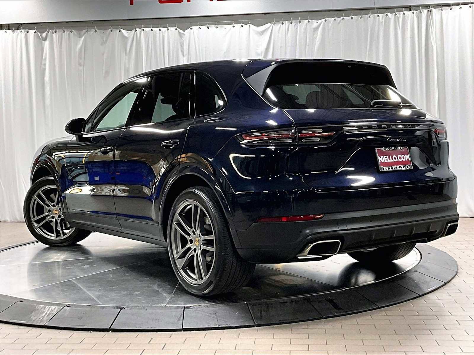 Used 2023 Porsche Cayenne image 3