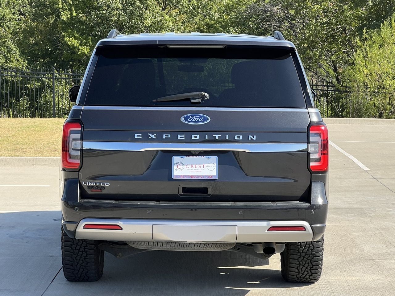 Used 2022 Ford Expedition Limited AWD/4WD image 5